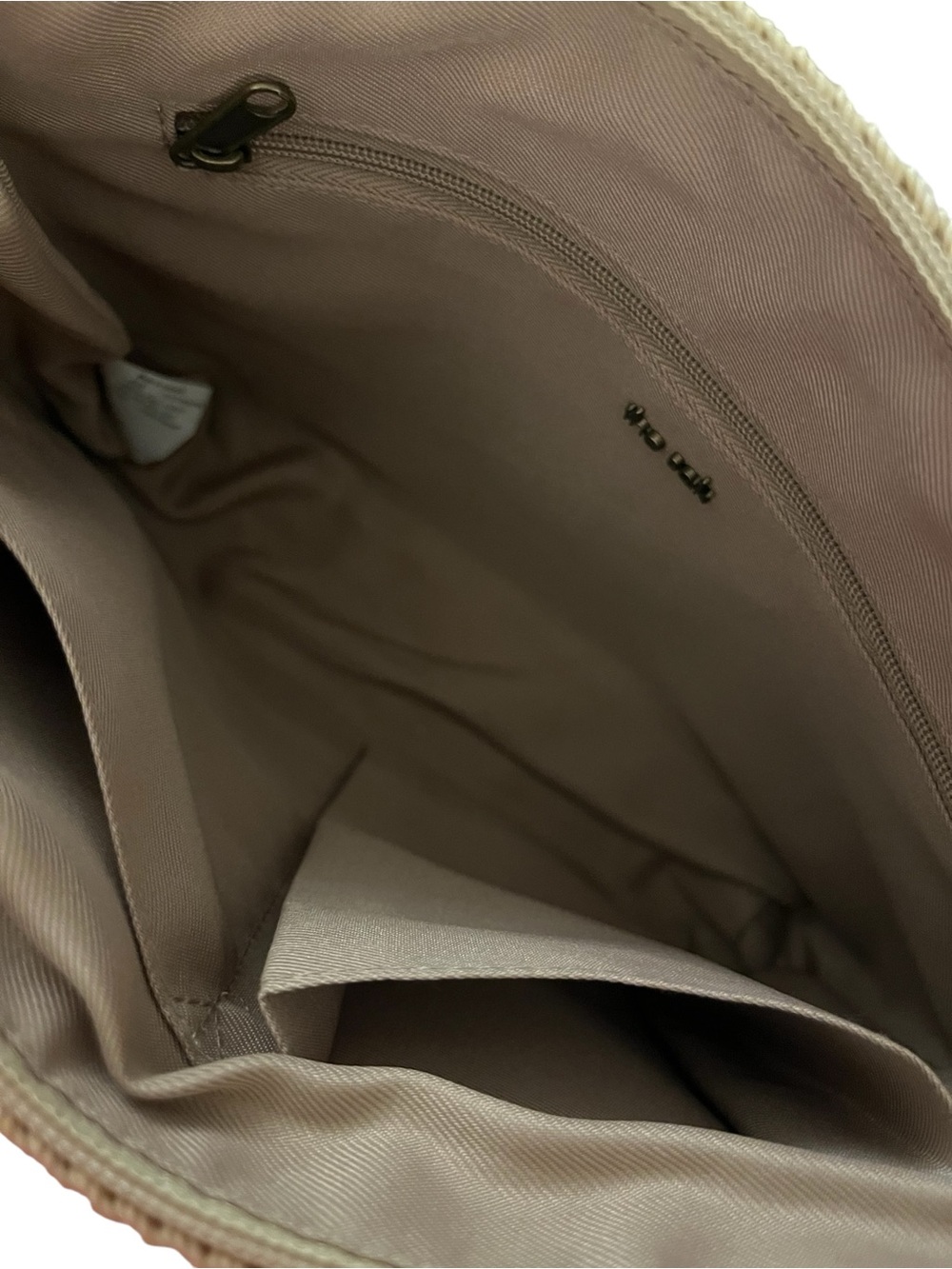 The SAK Crossbody Bag in Natural Tan with gold under the weaving. - Picture 2 of 3